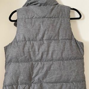 Grey barely worn vest. XS old navy